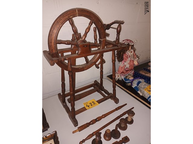 Lot 422 - spinnewiel - afbeelding 4 van  4