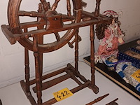 Lot 422 - spinnewiel - afbeelding 4 van  4