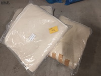 Lot 422 - wollen dekens. 3 stuks. - afbeelding 1 van  4