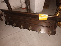 Lot 423 - houten muur kapstok - afbeelding 1 van  2