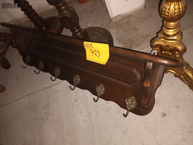 Lot 423 - houten muur kapstok - afbeelding 2 van  2