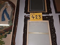 Lot 423 - kaders in houtsnijwerk. 6 stuks - afbeelding 3 van  4