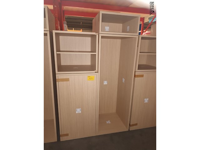 Lot 423 - modulaire kasten - afbeelding 1 van  2