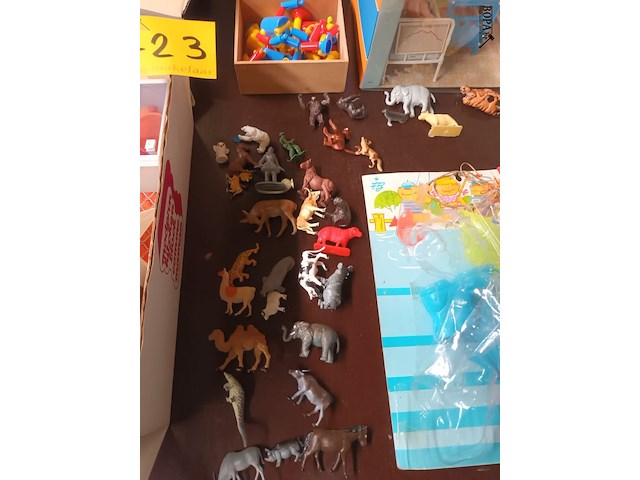 Lot 423 - oud speelgoed. 18 stuks - afbeelding 5 van  8