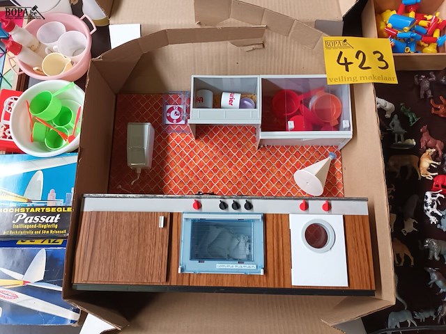 Lot 423 - oud speelgoed. 18 stuks - afbeelding 6 van  8