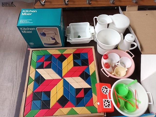 Lot 423 - oud speelgoed. 18 stuks - afbeelding 8 van  8