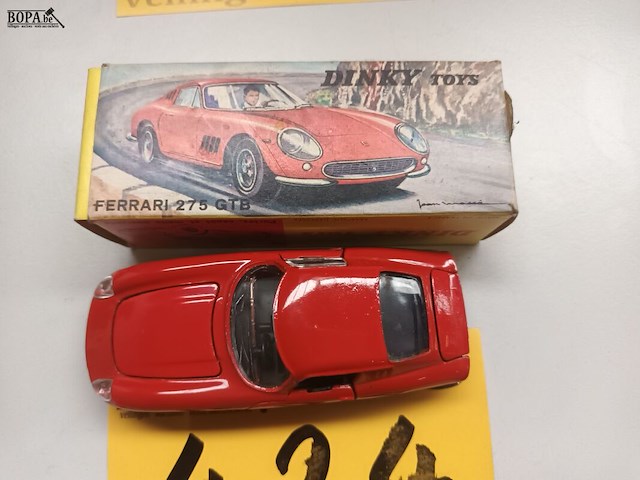 Lot 424 - dinky toys ferrari - afbeelding 2 van  3