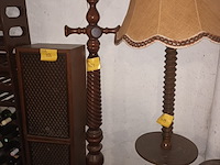 Lot 424 - houten kapstok - afbeelding 1 van  4