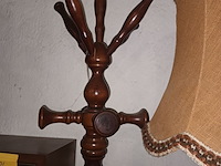 Lot 424 - houten kapstok - afbeelding 4 van  4