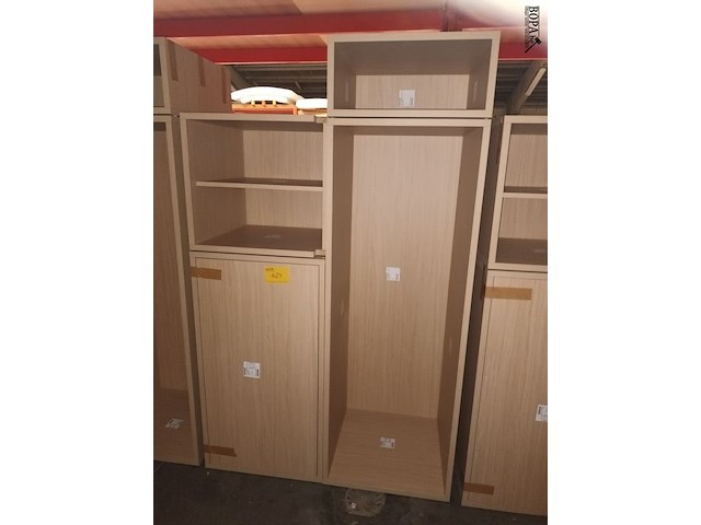 Lot 424 - modulaire kasten - afbeelding 1 van  2