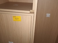 Lot 424 - modulaire kasten - afbeelding 2 van  2