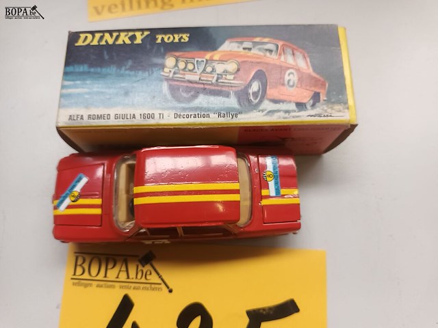 Lot 425 - dinky toys alfa romeo - afbeelding 2 van  3