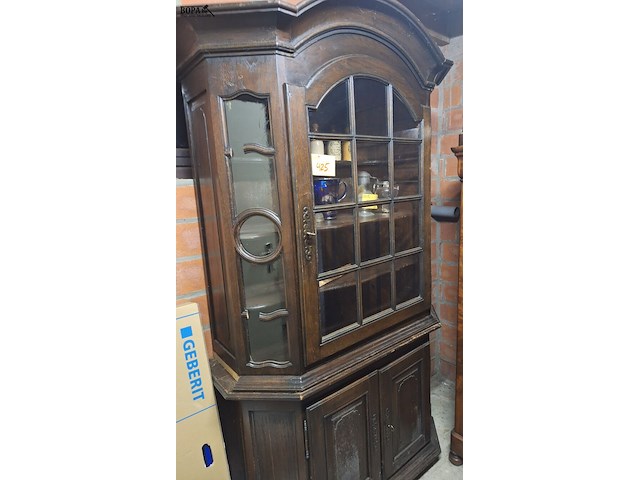 Lot 425 - houten vitrine kast - afbeelding 1 van  1