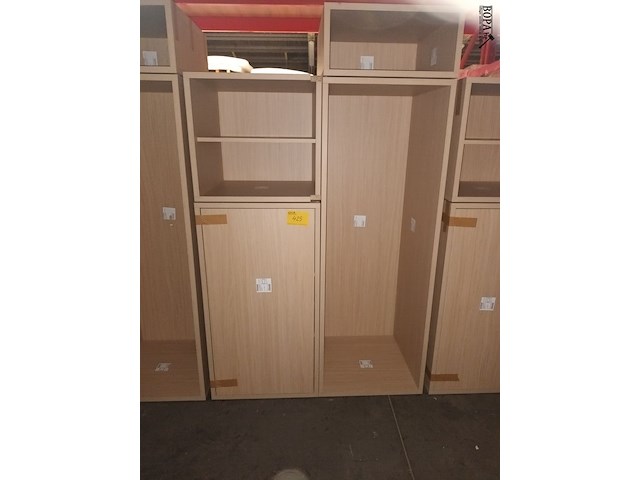 Lot 425 - modulaire kasten - afbeelding 1 van  2