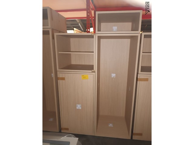 Lot 426 - modulaire kasten - afbeelding 1 van  2