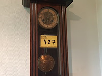 Lot 427 - antieke muurklok - afbeelding 1 van  4