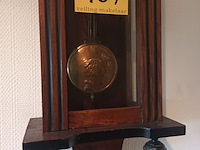 Lot 427 - antieke muurklok - afbeelding 2 van  4