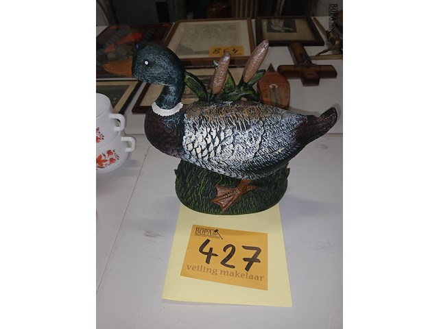 Lot 427 - beeld eend in gietijzer - afbeelding 1 van  3