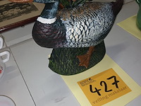 Lot 427 - beeld eend in gietijzer - afbeelding 2 van  3