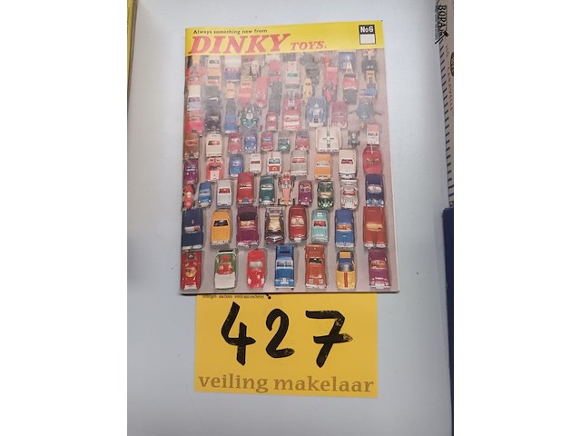 Lot 427 - dinky toys folder - afbeelding 1 van  2