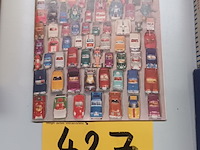 Lot 427 - dinky toys folder - afbeelding 1 van  2
