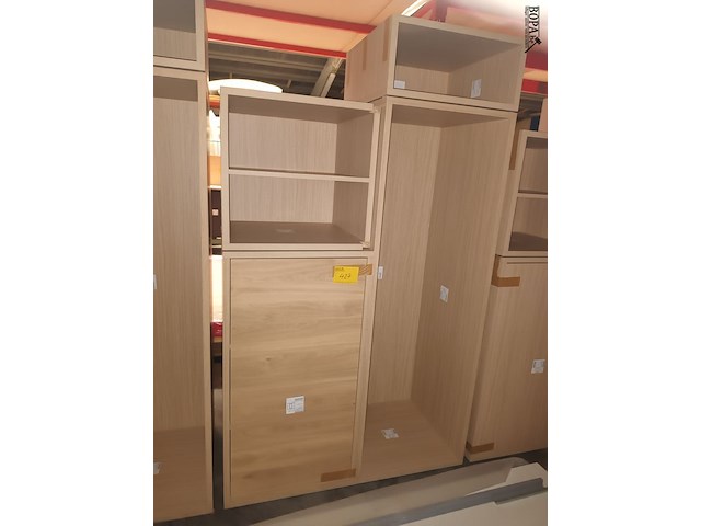 Lot 427 - modulaire kasten - afbeelding 1 van  2