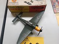 Lot 428 - dinky toys battle of britain vliegtuig - afbeelding 1 van  4