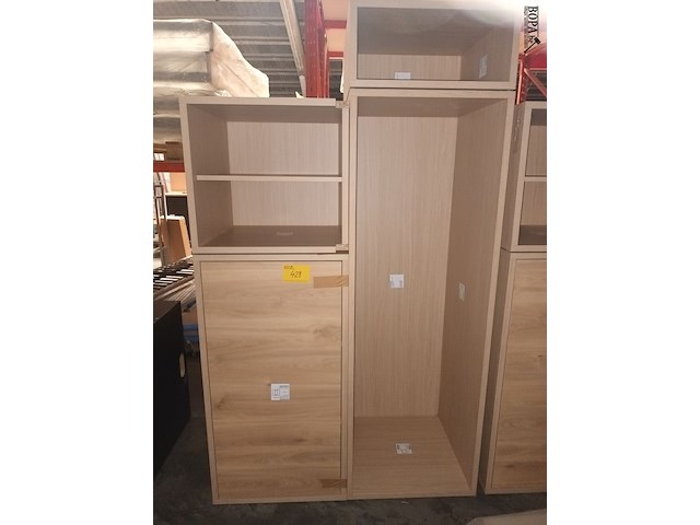 Lot 428 - modulaire kasten - afbeelding 1 van  2
