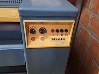 Lot 428 - strijkmachine miele - afbeelding 2 van  2