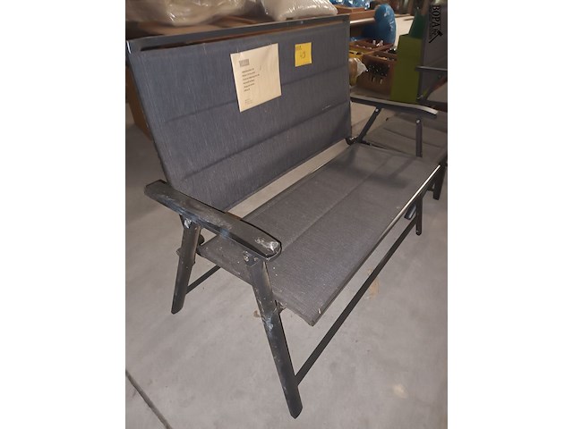 Lot 428 - tuinbanken en voetbanken. 4 stuks - afbeelding 2 van  4