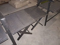 Lot 428 - tuinbanken en voetbanken. 4 stuks - afbeelding 3 van  4