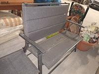 Lot 428 - tuinbanken en voetbanken. 4 stuks - afbeelding 4 van  4