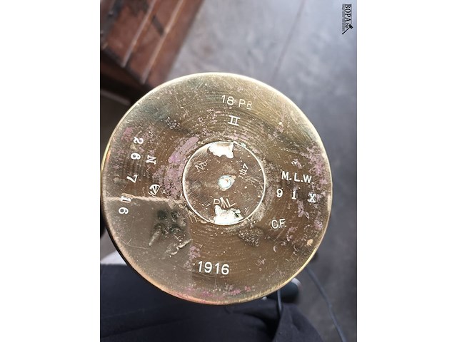 Lot 429 - koppel obussen trench art - afbeelding 4 van  4