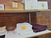 Lot 429 - lot linnen - afbeelding 2 van  4