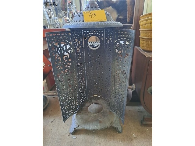 Lot 43 - antieke franse art nouveau haardkachel in gietijzer - decora - afbeelding 2 van  2
