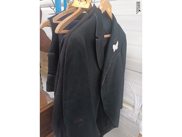 Lot 43 - antieke kledij. 7 stuks - afbeelding 1 van  4