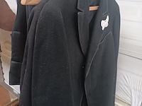 Lot 43 - antieke kledij. 7 stuks - afbeelding 1 van  4