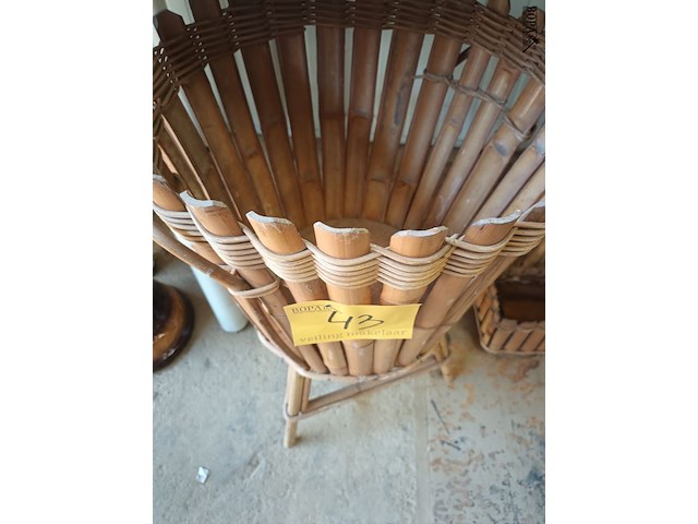 Lot 43 - bamboe plantenbak - afbeelding 2 van  3
