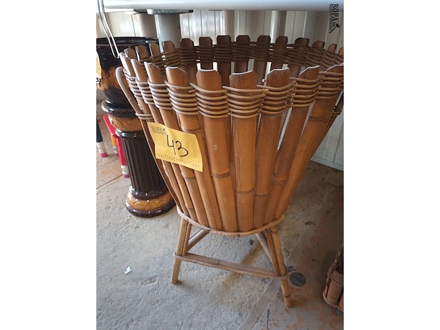 Lot 43 - bamboe plantenbak - afbeelding 3 van  3
