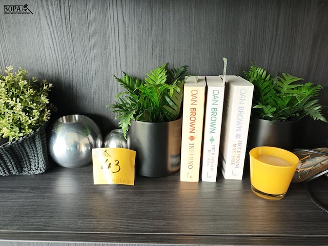 Lot 43 - decoratie en bedrukte kledij - afbeelding 3 van  5
