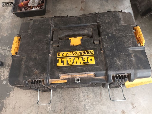 Lot 43 - dewalt materiaalkoffer met inhoud - afbeelding 1 van  3