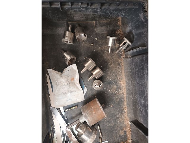 Lot 43 - dewalt materiaalkoffer met inhoud - afbeelding 2 van  3