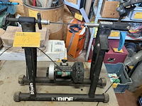 Lot 43 - fietstrainer voor racefiets, b twin - afbeelding 1 van  3