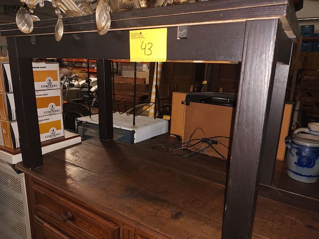 Lot 43 - houten tafel - afbeelding 1 van  4