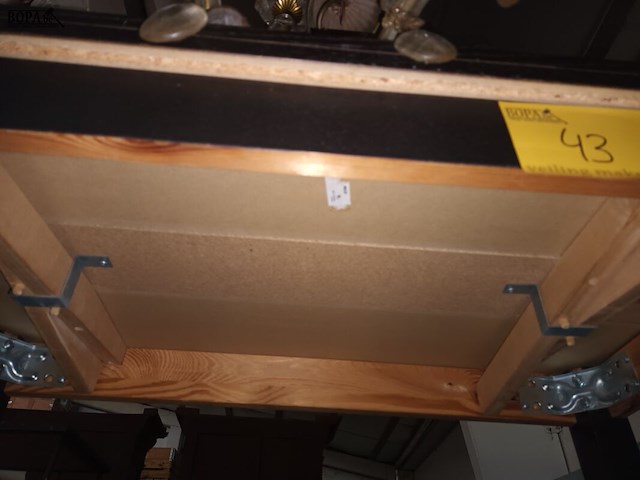 Lot 43 - houten tafel - afbeelding 4 van  4