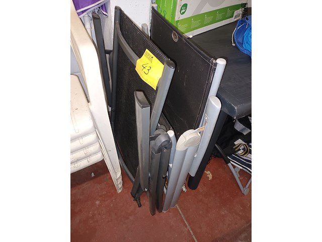 Lot 43 - inklapbare tuinstoel. 2 stuks - afbeelding 2 van  4