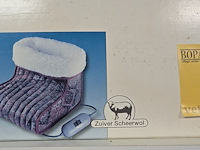 Lot 43 - inventum voetenverwarmer scheerwol nieuw - afbeelding 2 van  3