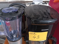 Lot 43 - keukentoestellen. 3 stuks - afbeelding 1 van  4