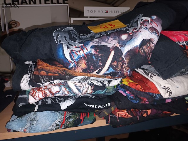 Lot 43 - kledij - afbeelding 2 van  5