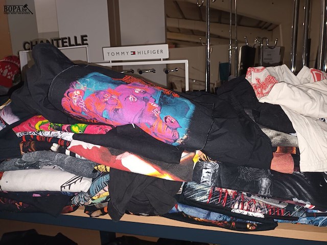 Lot 43 - kledij - afbeelding 3 van  5